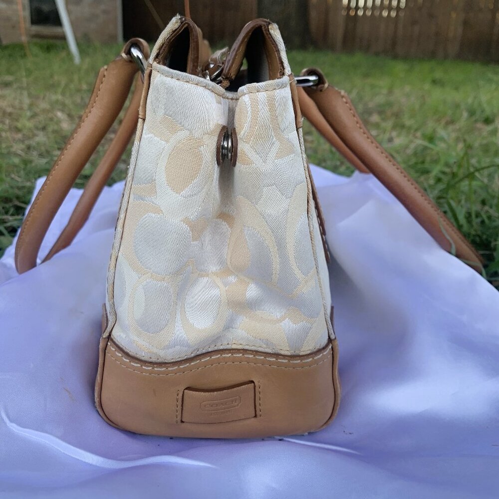 Coach Hampton Vintage Optic Signature Jacquard Cream Leather L0773-11818 Handbag - Picture 7 of 16